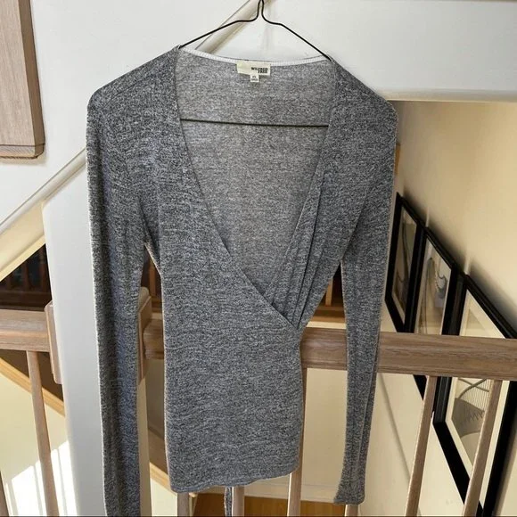 Aritzia Wilfred Free Katsia Wrap Top Cardigan in Heather Grey XS - Picture 2 of 8